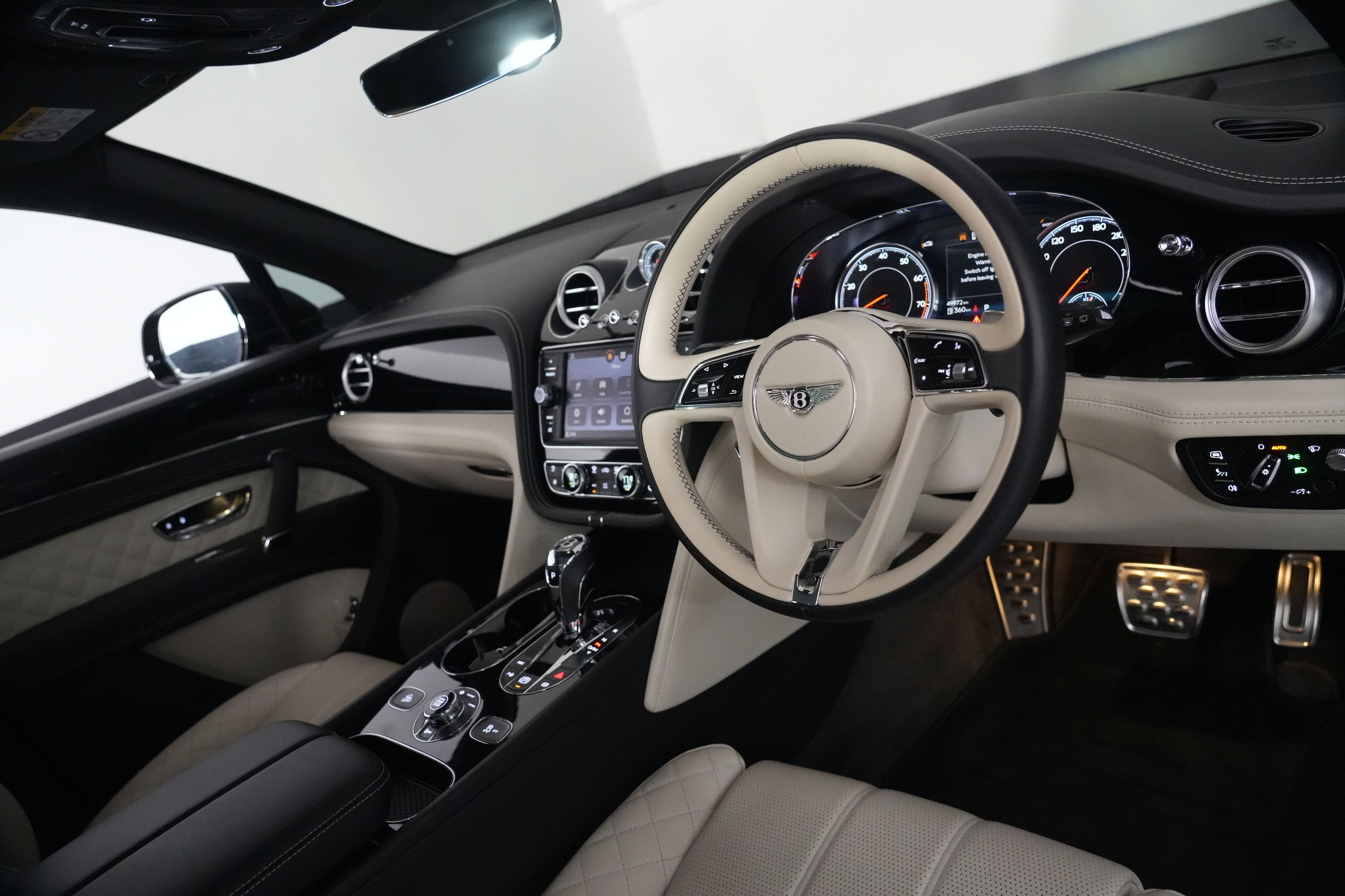 2018 Bentley Bentayga W12 SUV Image 28