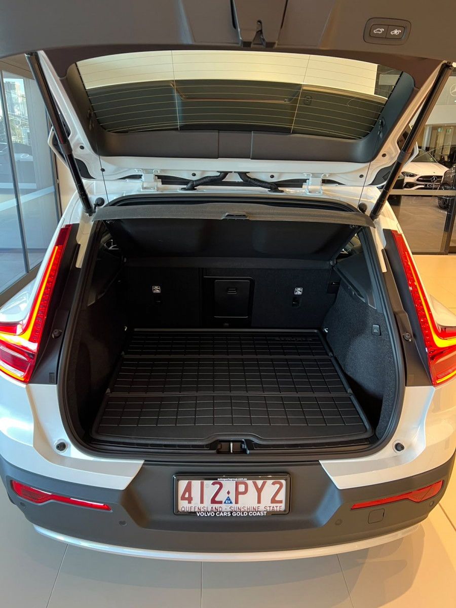 2026 Volvo XC40 XZ Plus B4 SUV Image 9