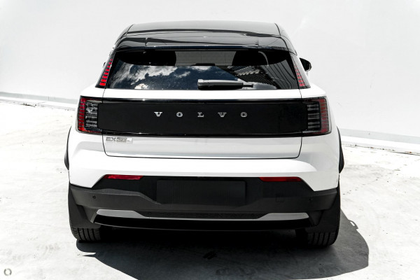 2026 Volvo EX30 Cross Country  Ultra Twin Motor Performance SUV Image 3