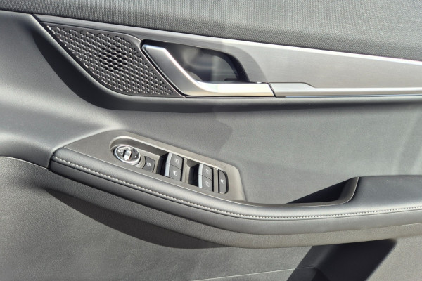 2026 Jaecoo J5  Summit SUV Image 15