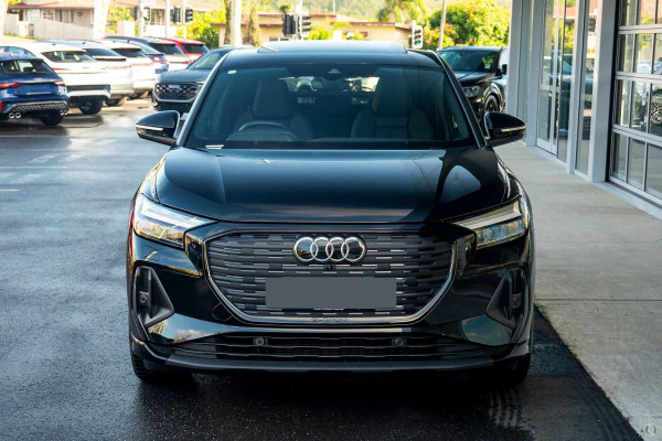 2025 Audi Q4 e-tron F4 45 SUV image 4