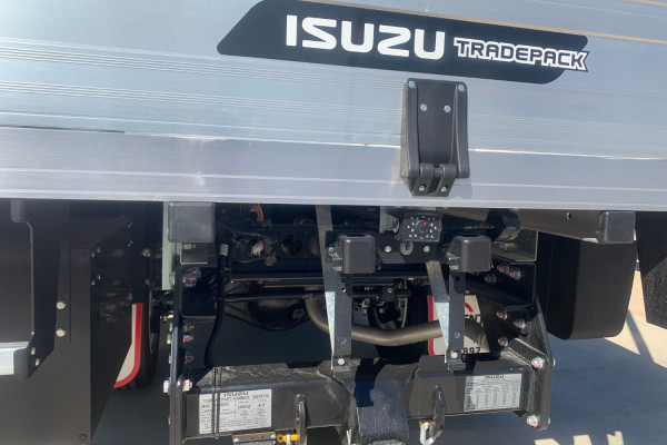 2025 Isuzu  NPR 45/65-175 MT D28 TRADE TRADEPACK Tray Image 10