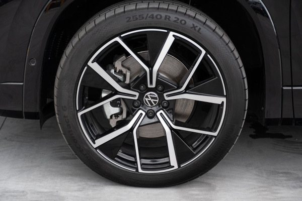 2025 Volkswagen Tayron R4 195TSI R-Line SUV Image 25
