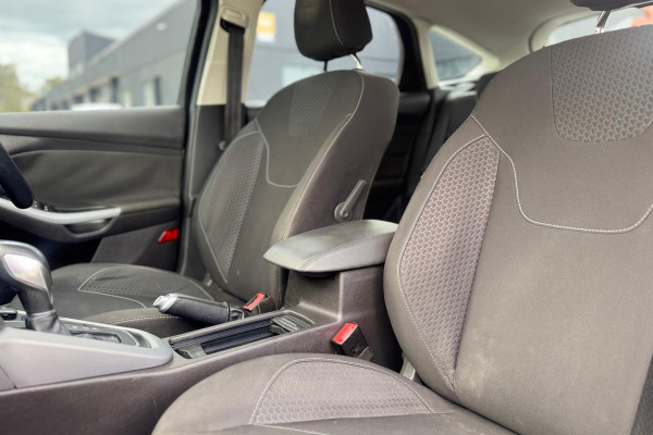 2016 Ford Focus LZ Sport Hatch Image 12