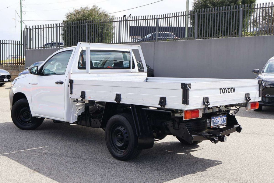 2018 Toyota HiLux TGN WorkMate Single Cab Chassis Image 2