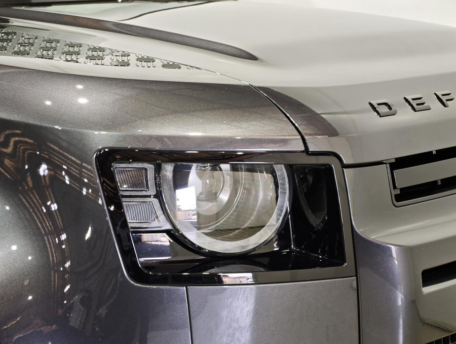 2022 MY23.5 Land Rover Defender L663 110 D300 SE SUV Image 18