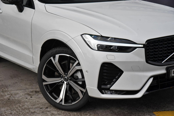 2023 Volvo XC60  Ultimate B6 Dark SUV Image 2