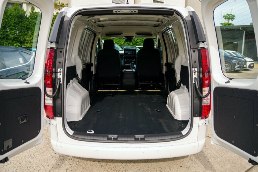 2026 MY27 Hyundai Staria Load US4.V4  Van Image 9