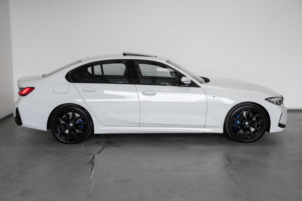 2026 BMW 3 Series G20 LCI II 330i M Sport Sedan image 3