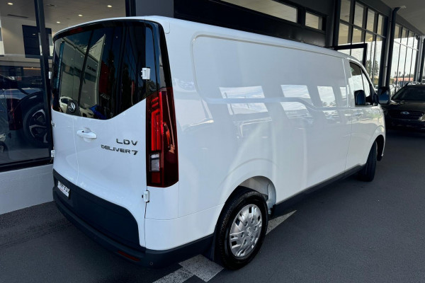 2024 LDV Deliver 7   Van Image 5