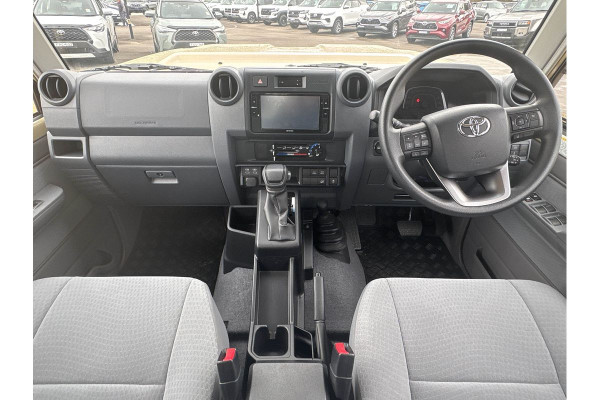 2024 Toyota LandCruiser GDJL79R (Cab Chassis) GXL Double-Cab Cab-Chassis Image 6