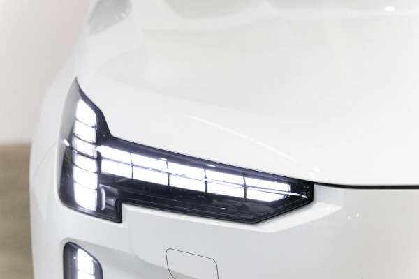 2025 Volvo EX90 No Series Plus Twin Motor SUV Image 27