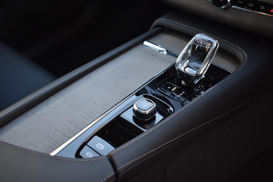 2024 MY25 Volvo XC90 L Series Ultra T8 Plug-In Hybrid SUV Image 27
