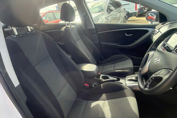 2015 MY16 Hyundai i30 GD3 Series II Active Hatch Image 17