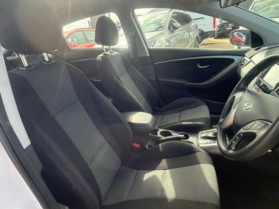 2015 MY16 Hyundai i30 GD3 Series II Active Hatch Image 17