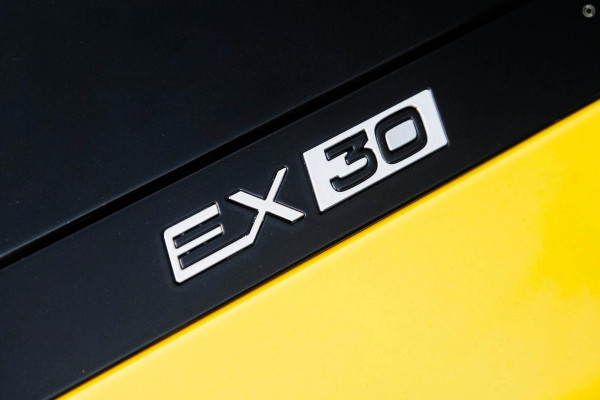 2025 Volvo EX30  Twin Motor Performance Ultra SUV Image 12