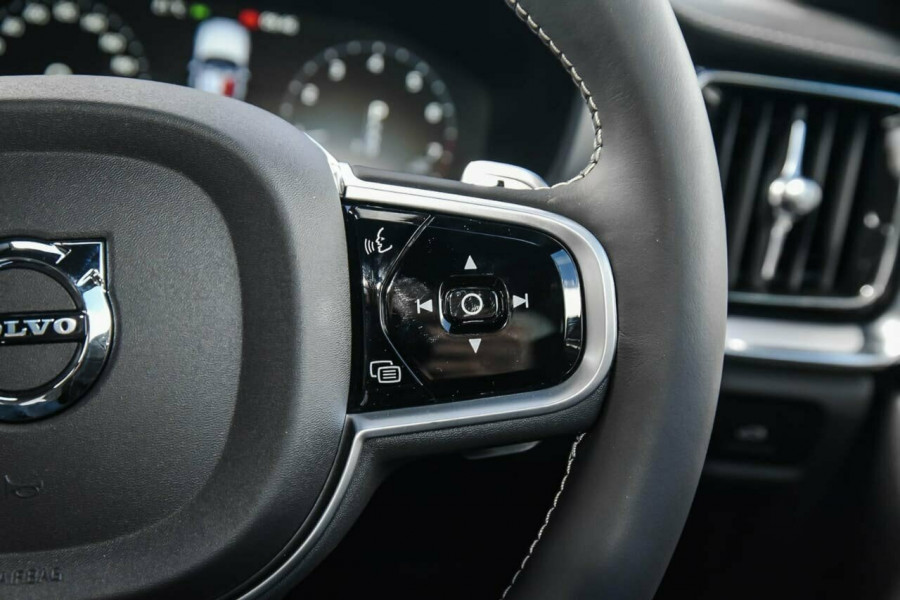 2019 MY20 Volvo S60 Z Series T5 R-Design Sedan Image 20