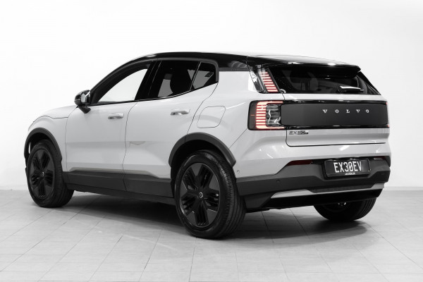 2026 Volvo EX30 Cross Country  Ultra Twin Motor Performance SUV Image 6