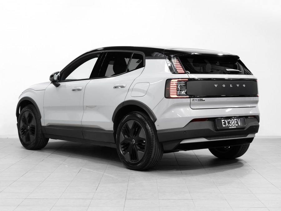 2026 Volvo EX30 Cross Country  Ultra Twin Motor Performance SUV Image 6