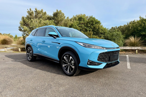 2026 MG HS Essence SUV
