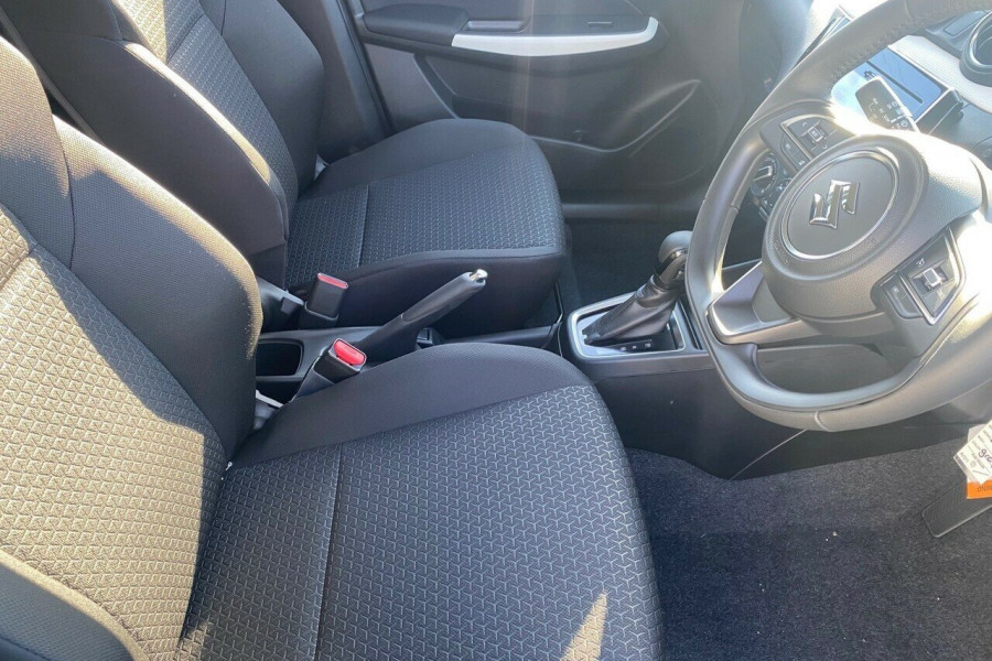 2023 Suzuki Swift AZ Series II GL Hatch Image 6