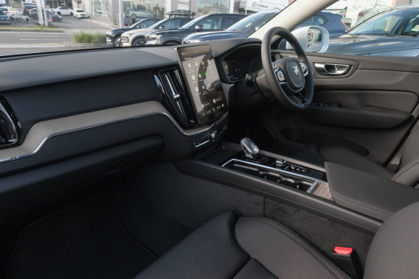 2026 Volvo XC60 UZ Plus B5 Bright SUV image 8