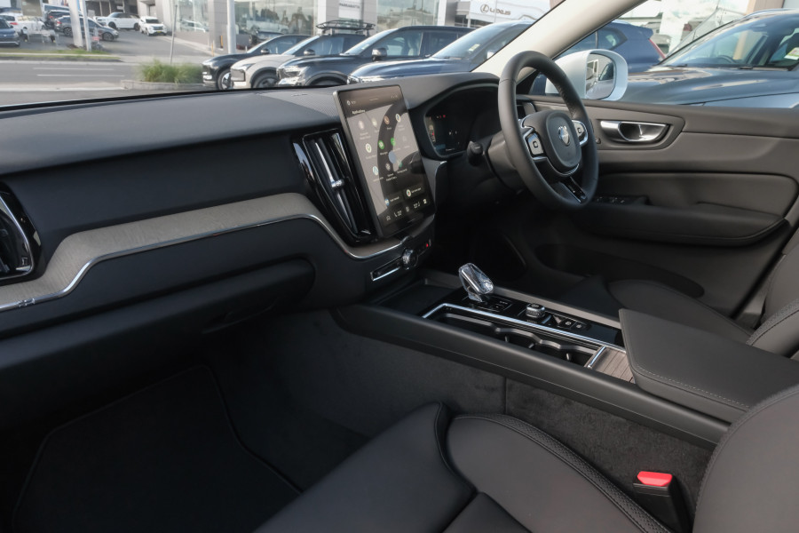 2026 Volvo XC60 UZ Plus B5 Bright SUV Image 8