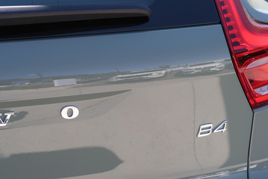 2024 Volvo XC40 XZ Plus B4 SUV Image 28
