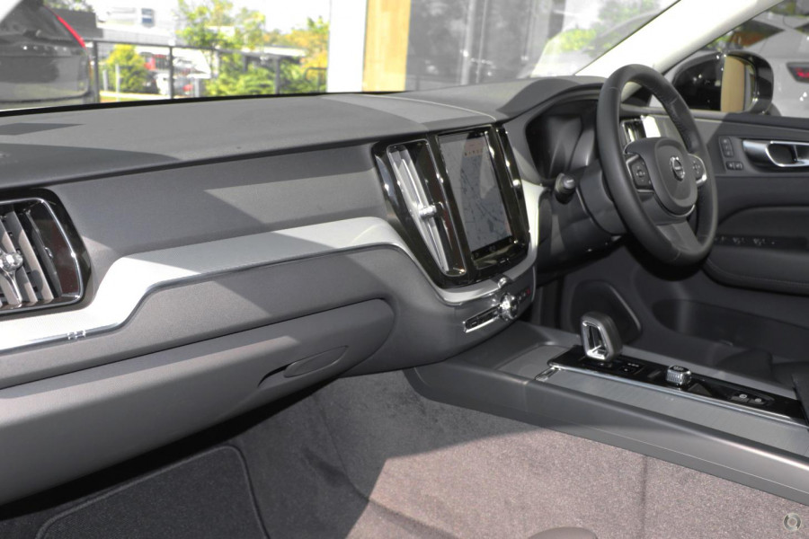 2025 Volvo XC60 UZ Plus T8 Plug-in Hybrid SUV Image 6