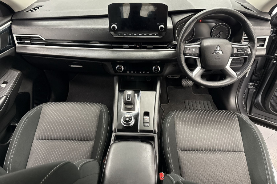 2021 MY22 Mitsubishi Outlander ZM ES SUV Image 17