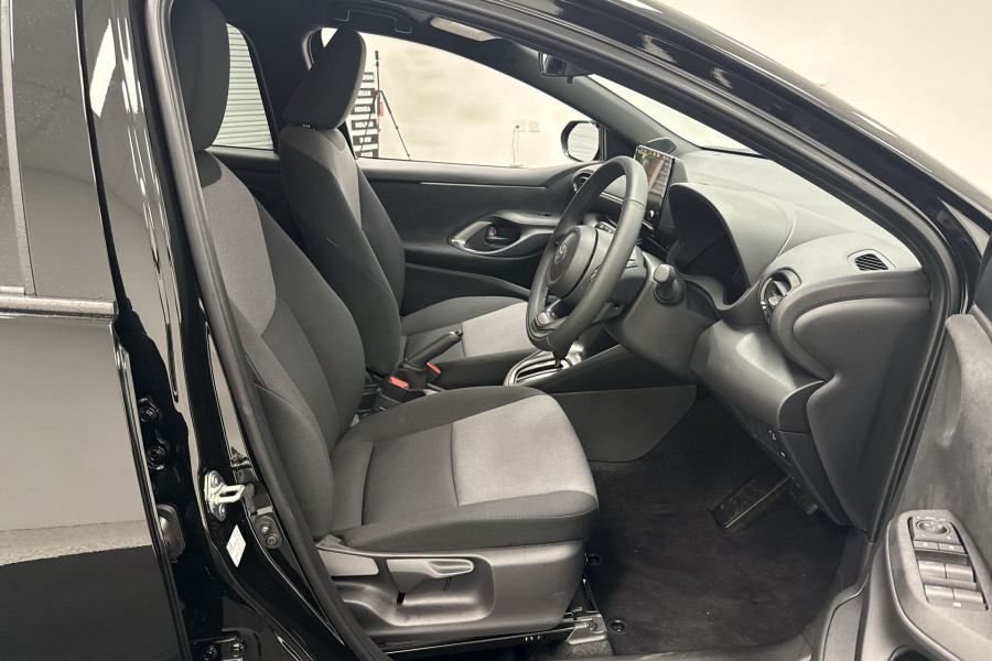 2025 Toyota Yaris MXPH10R SX Hybrid Hatch Image 20