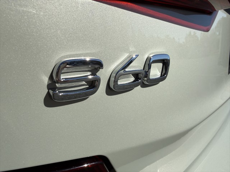 2019 MY20 Volvo S60 Z Series T5 Inscription Sedan Image 9