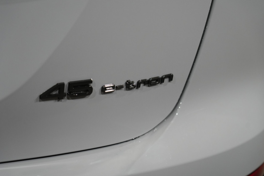 2025 Audi Q4 e-tron F4 45 SUV Image 10