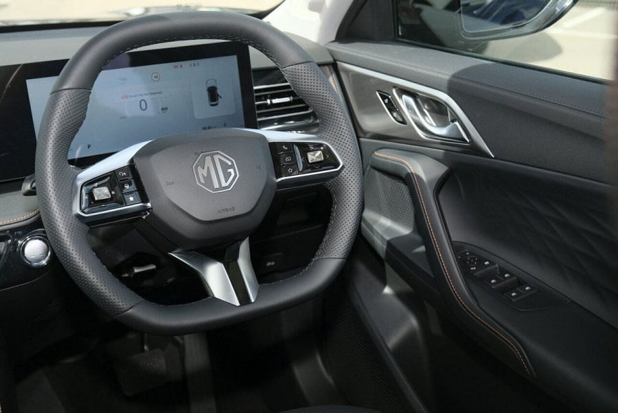 2025 MG HS AS33 Essence SUV Image 7