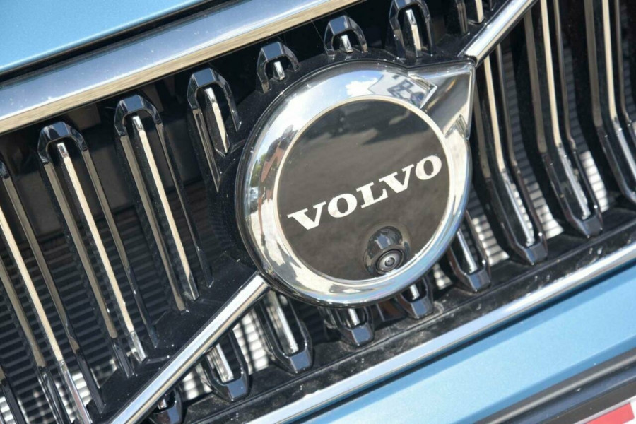 2024 MY25 Volvo XC40 XZ Ultra B4 Bright SUV Image 11
