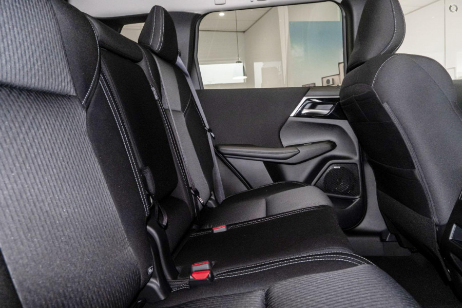 2025 Mitsubishi Outlander ZM LS SUV Image 9