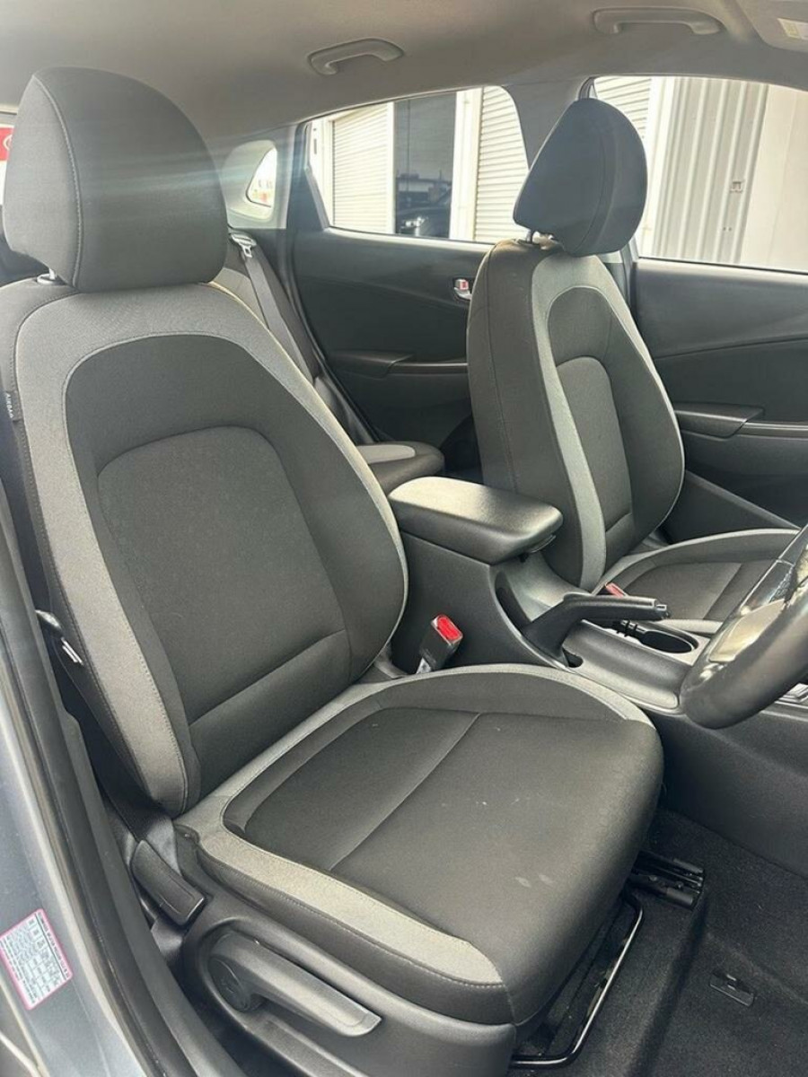 2020 Hyundai KONA OS.3 Active SUV Image 24