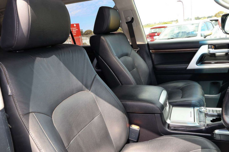2020 Toyota LandCruiser VDJ200R VX SUV Image 12