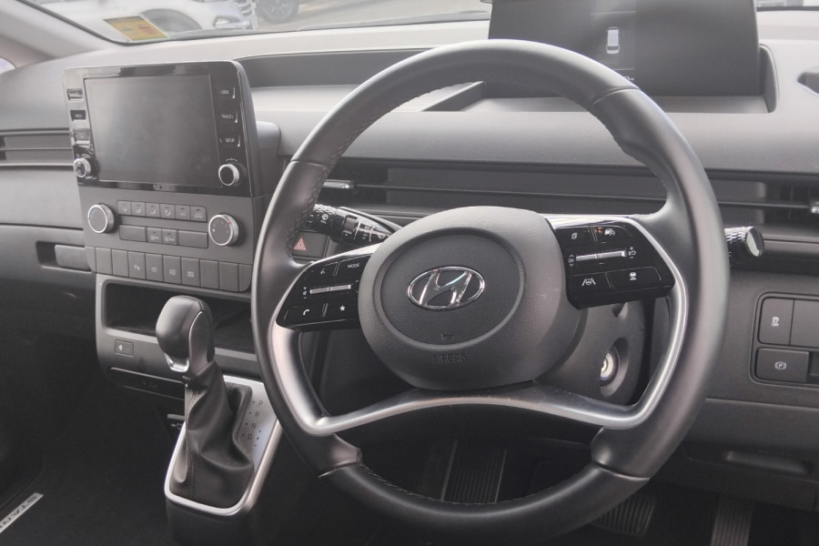 2023 Hyundai Staria Load US4.V2  Van Image 9