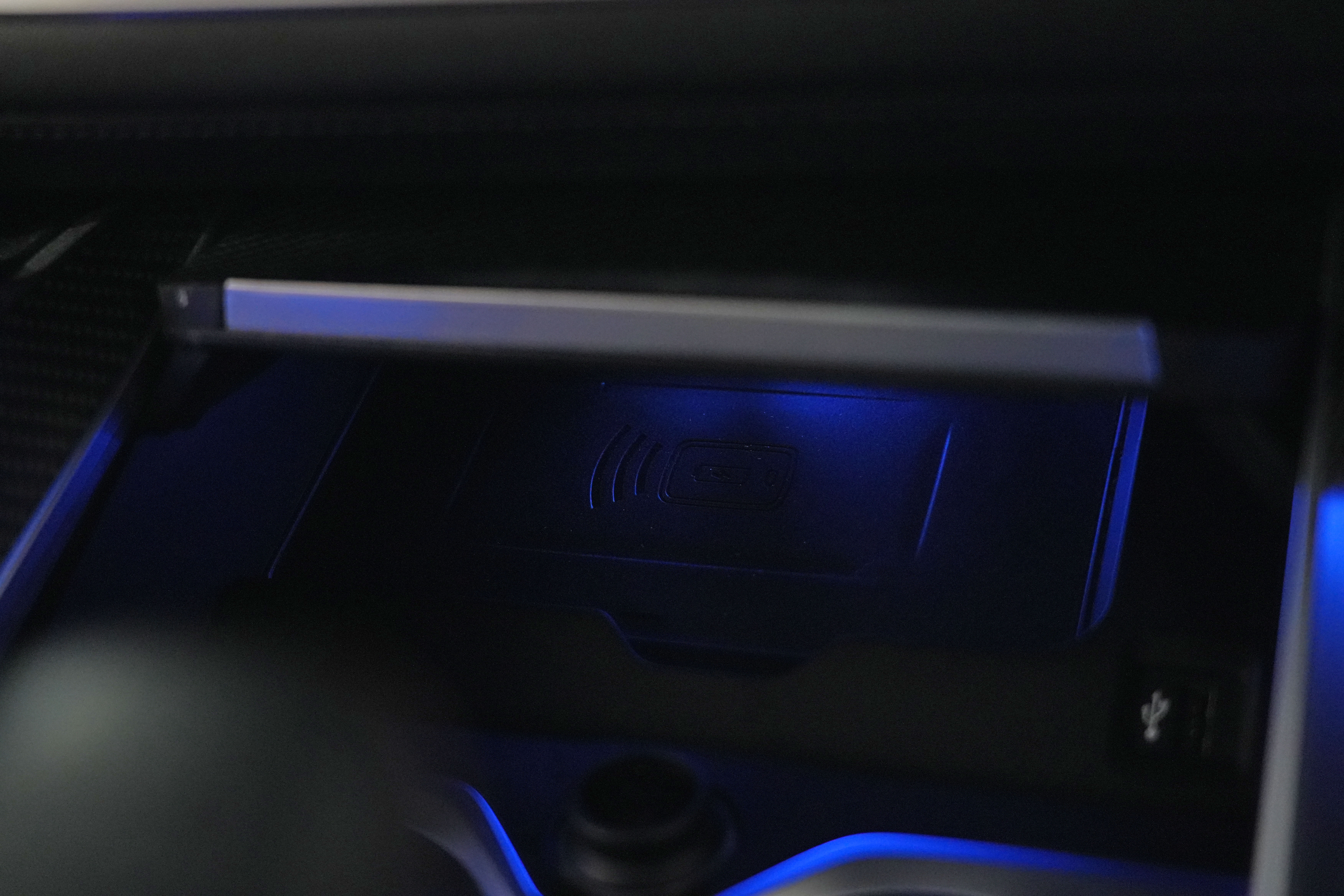 2023 BMW XM V8 Hybrid SUV Image 42