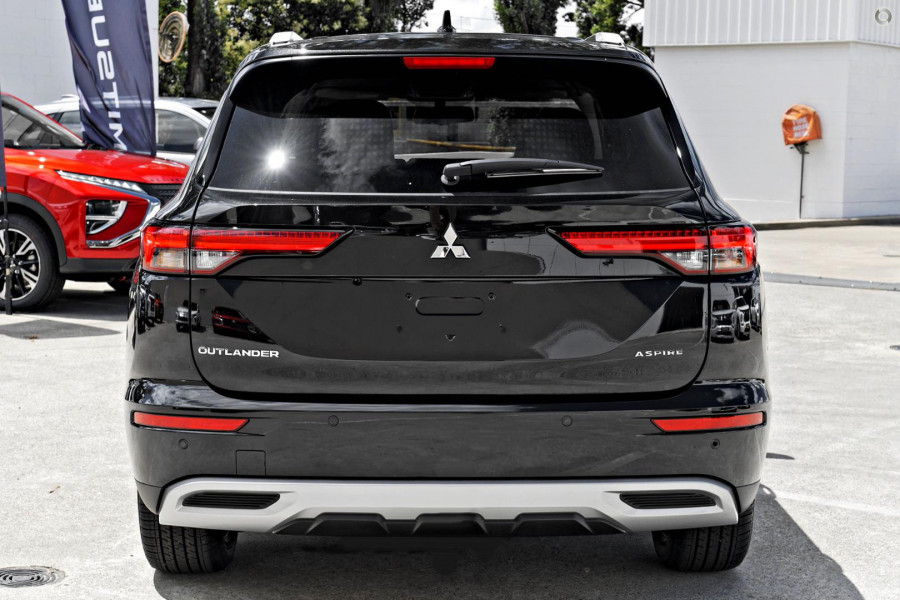 2025 MY24 Mitsubishi Outlander ZM Aspire SUV Image 3