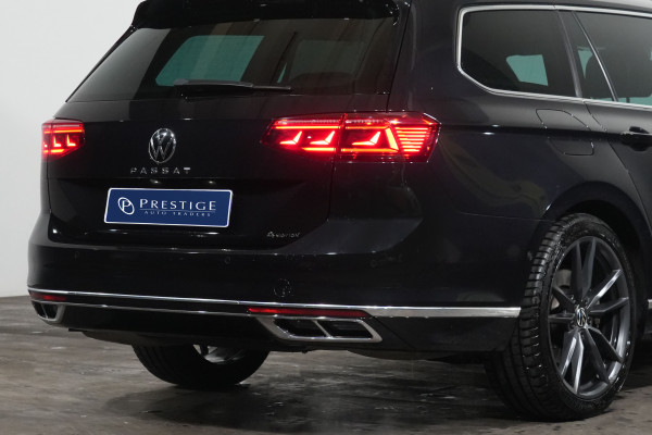 2023 Volkswagen Passat 206TSI R-Line SUV image 8