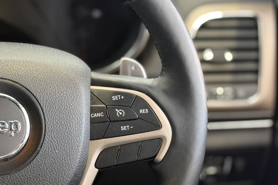 2015 Jeep Grand Cherokee WK Limited SUV Image 17