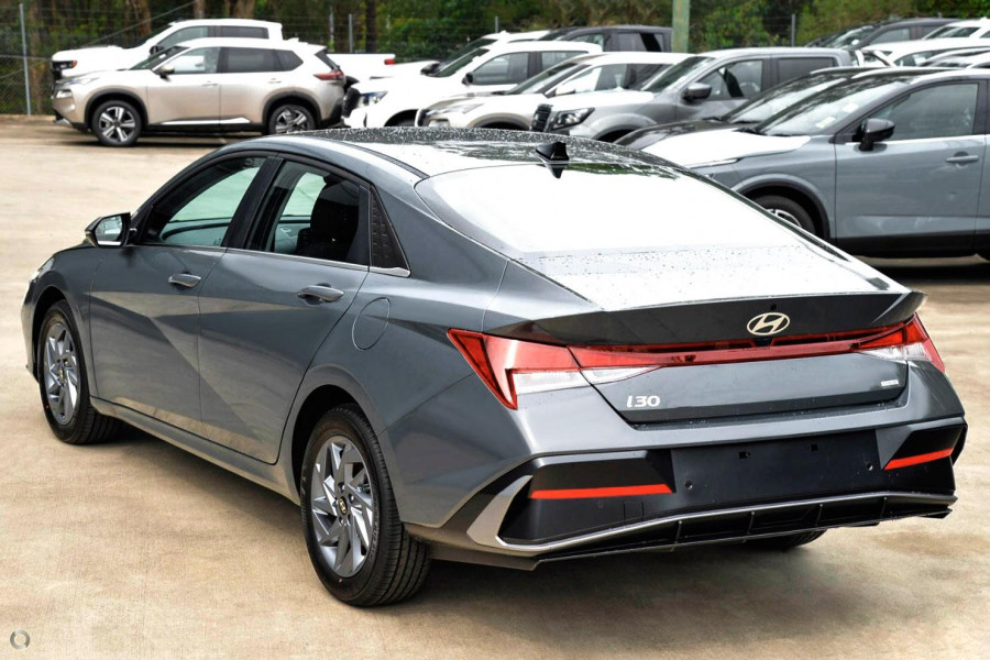 2026 Hyundai i30 CN7.V4 Hybrid Sedan Image 5