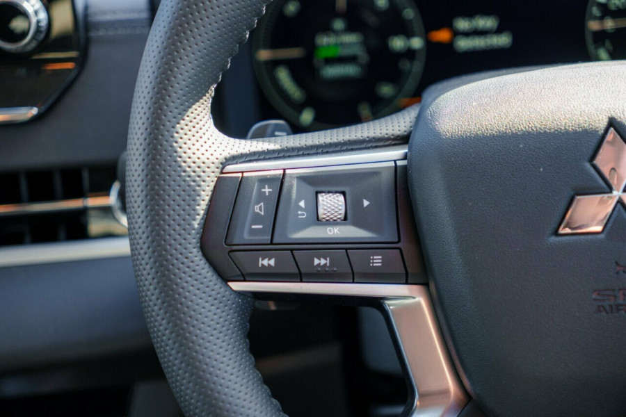 2024 Mitsubishi Outlander ZM PHEV Exceed SUV Image 13