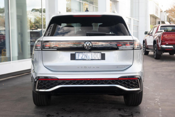 2025 MY26 Volkswagen Tiguan CT 200TSI eHybrid R-Line SUV image 5