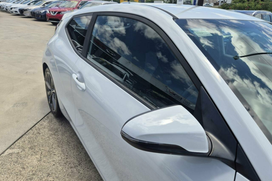 2019 MY20 Hyundai Veloster JS  Hatch Image 11