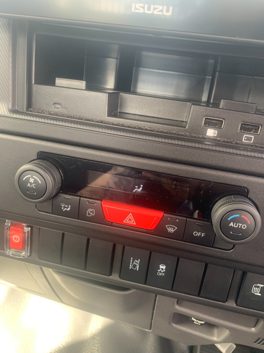 2026 Isuzu  NPR 45/65-175 DT D34 TRADE TRADEPACK Tray Image 16