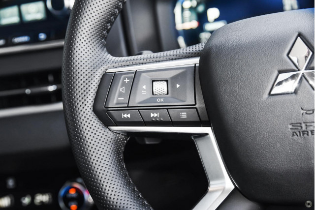 2024 Mitsubishi Outlander ZM PHEV Exceed SUV Image 13