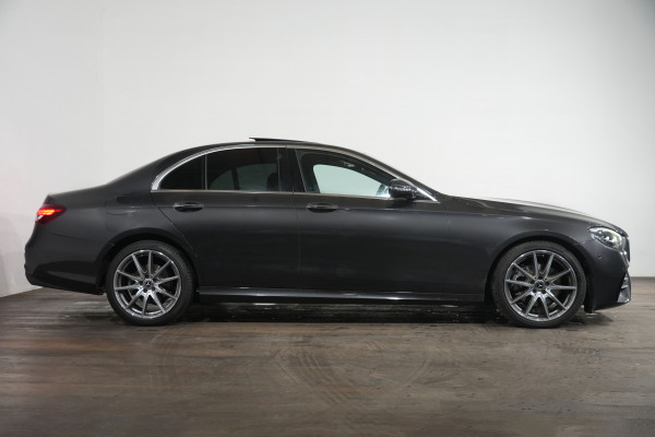 2022 Mercedes-Benz E-Class E200 Sedan Image 4